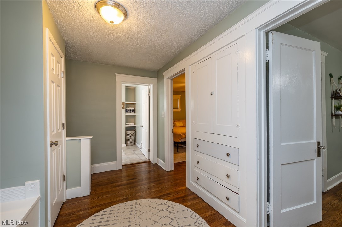 3291 East Overlook Road Cleveland Heights, OH 44118 - Photo 21 of 31 hallway