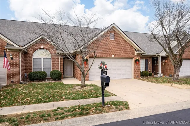 $259,900 | 2102 Pickwick Drive, New Albany, IN 47150