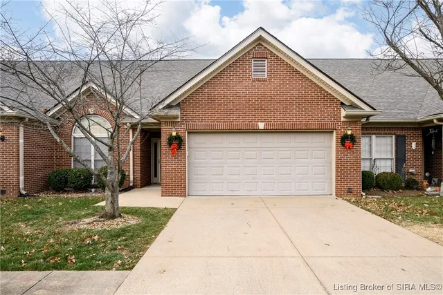 $259,900 | 2102 Pickwick Drive, New Albany, IN 47150