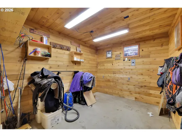 $1,099,000 | 37410 Hills Creek Road, Springfield, OR 97478