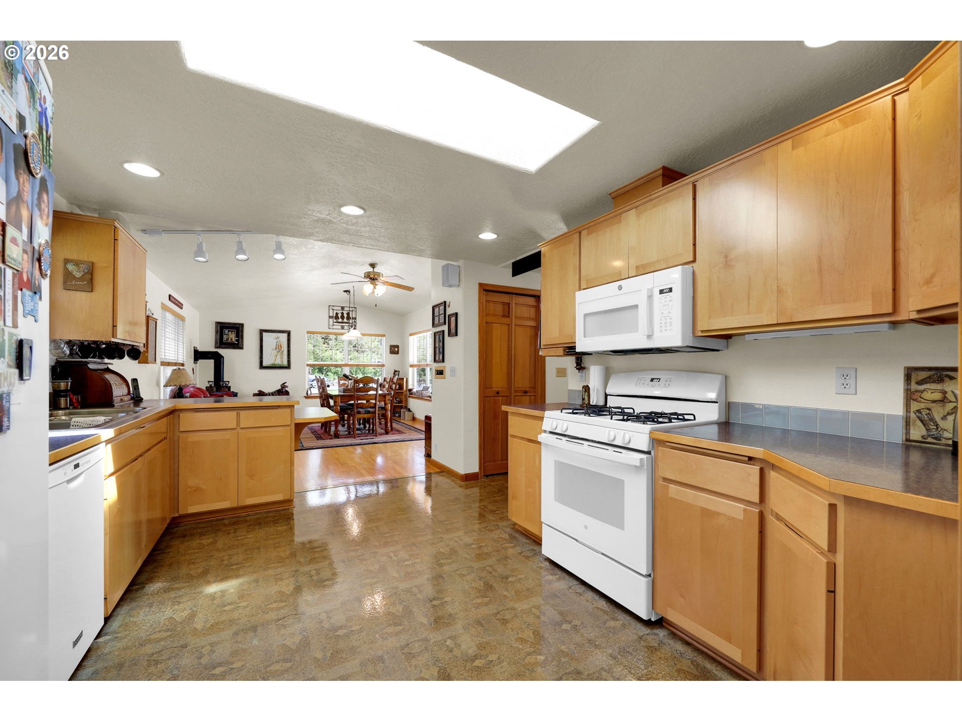 37410 Hills Creek Road Springfield, OR 97478 - Photo 6 of 48