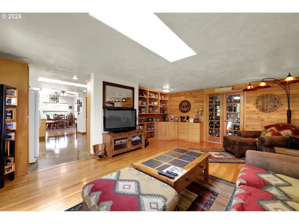 $1,099,000 | 37410 Hills Creek Road, Springfield, OR 97478