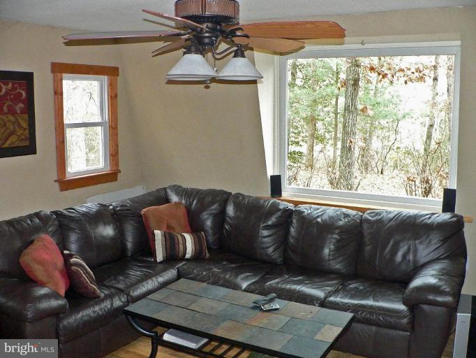 6966 Bell Creek Road Preston, MD 21655 - Photo 22 of 30 Living Room #2