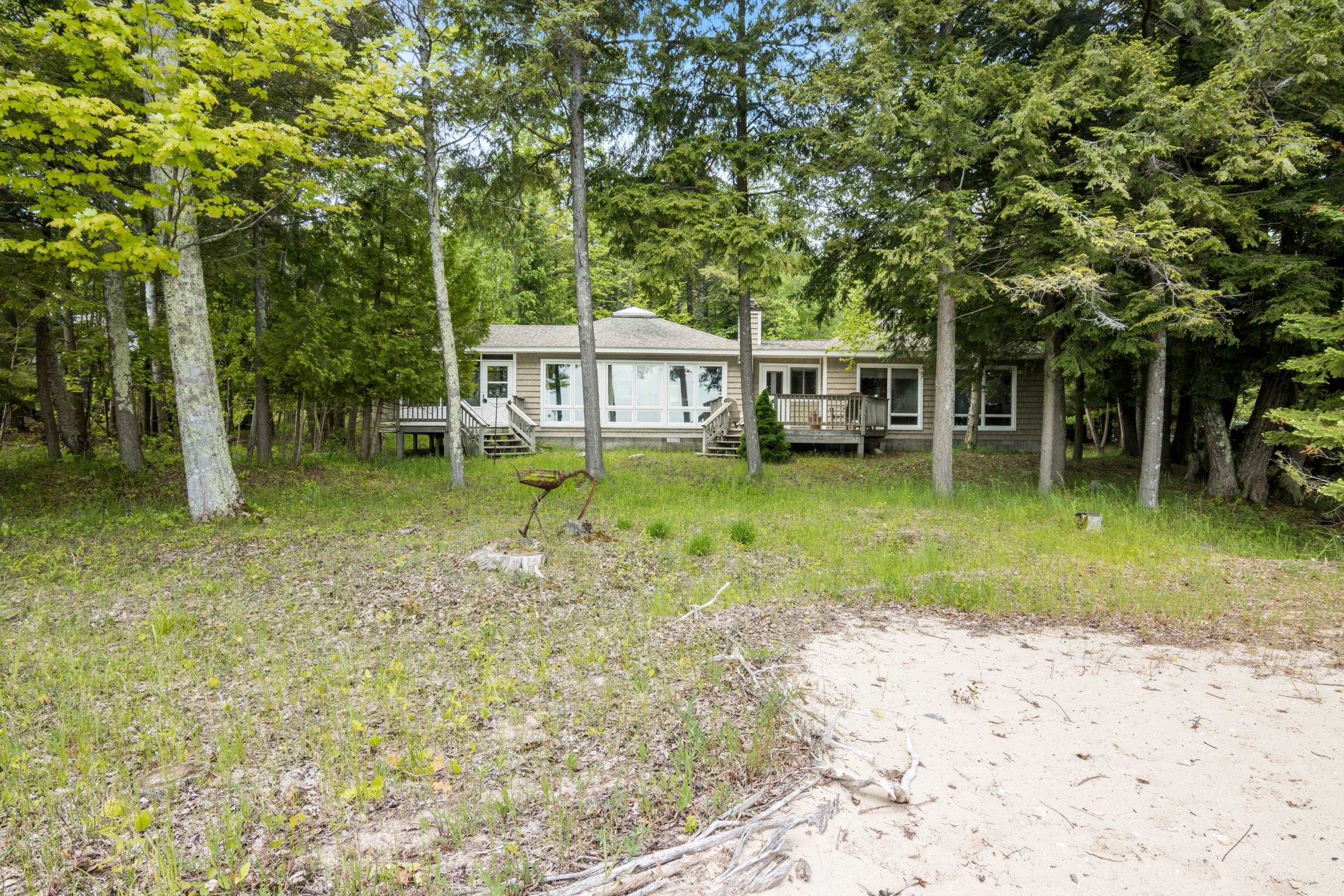 5088 Omena Point Road Omena, MI 49674 - Photo 5 of 58 1934984-a6461297-5a2b-4668-b68e-830bb035f171.JPG