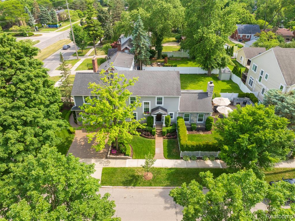 2872 Manchester Road Birmingham, MI 48009 - Photo 2 of 53