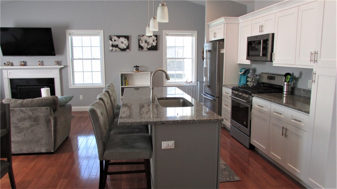 175 Danielle Drive Woonsocket, RI 02895 - Photo 4 of 31 Gallery Image 4