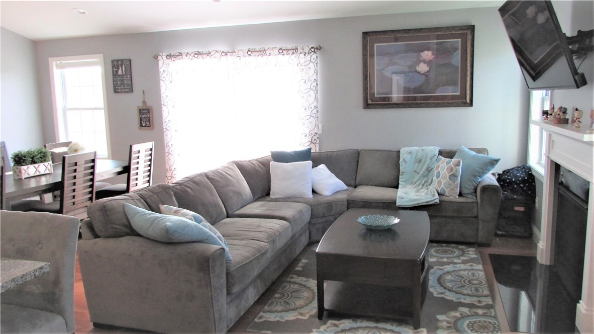 175 Danielle Drive Woonsocket, RI 02895 - Photo 9 of 31 Gallery Image 9