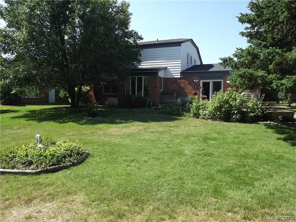 606 Baker Street Rochester Hills, MI 48307 - Photo 15 of 16