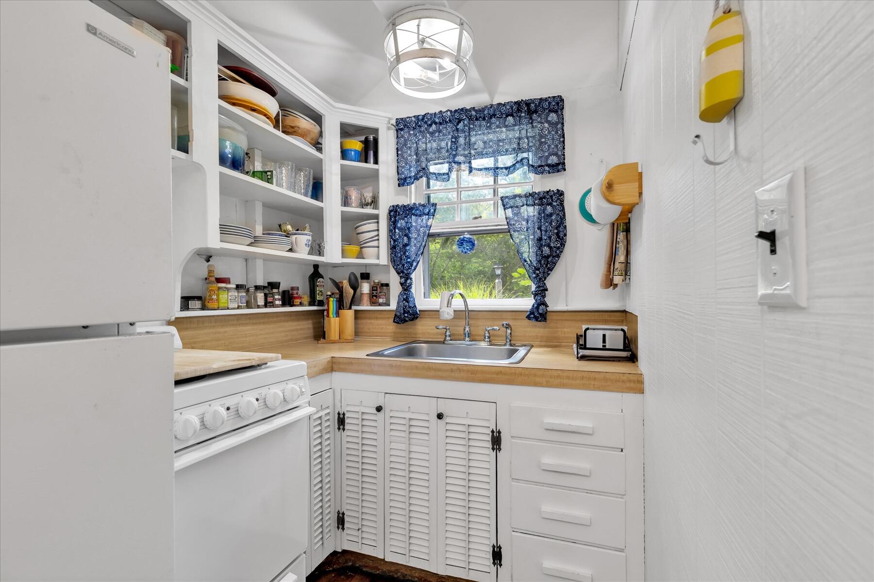 215 Pilgrim Spring Road, Unit 6 Wellfleet, MA 02667 - Photo 9 of 31 10-MG_7615