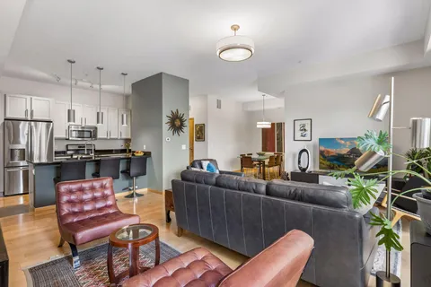 $399,900 | 4730 Park Commons Drive, Unit 204, St. Louis Park, MN 55416