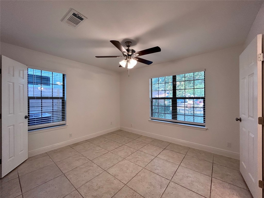 6200 Palm Circle Austin, TX 78741 - Photo 12 of 18 a view of an empty room with a window