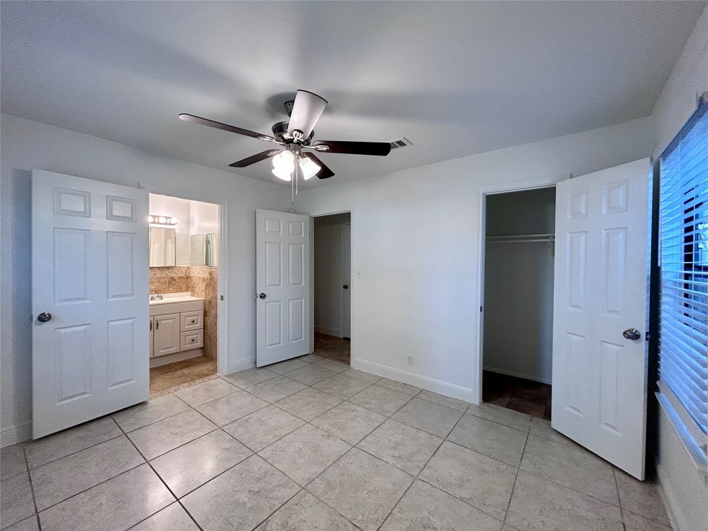 6200 Palm Circle Austin, TX 78741 - Photo 13 of 18 a view of an empty room with a window
