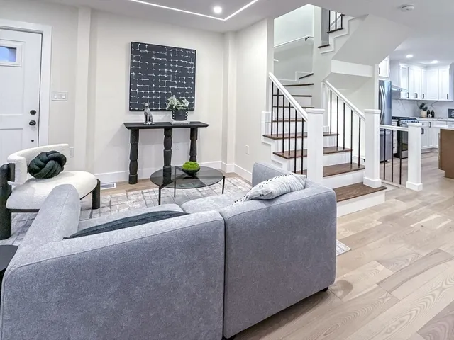 $4,000 | 469 Washington Avenue, Unit B, Chelsea, MA 02150