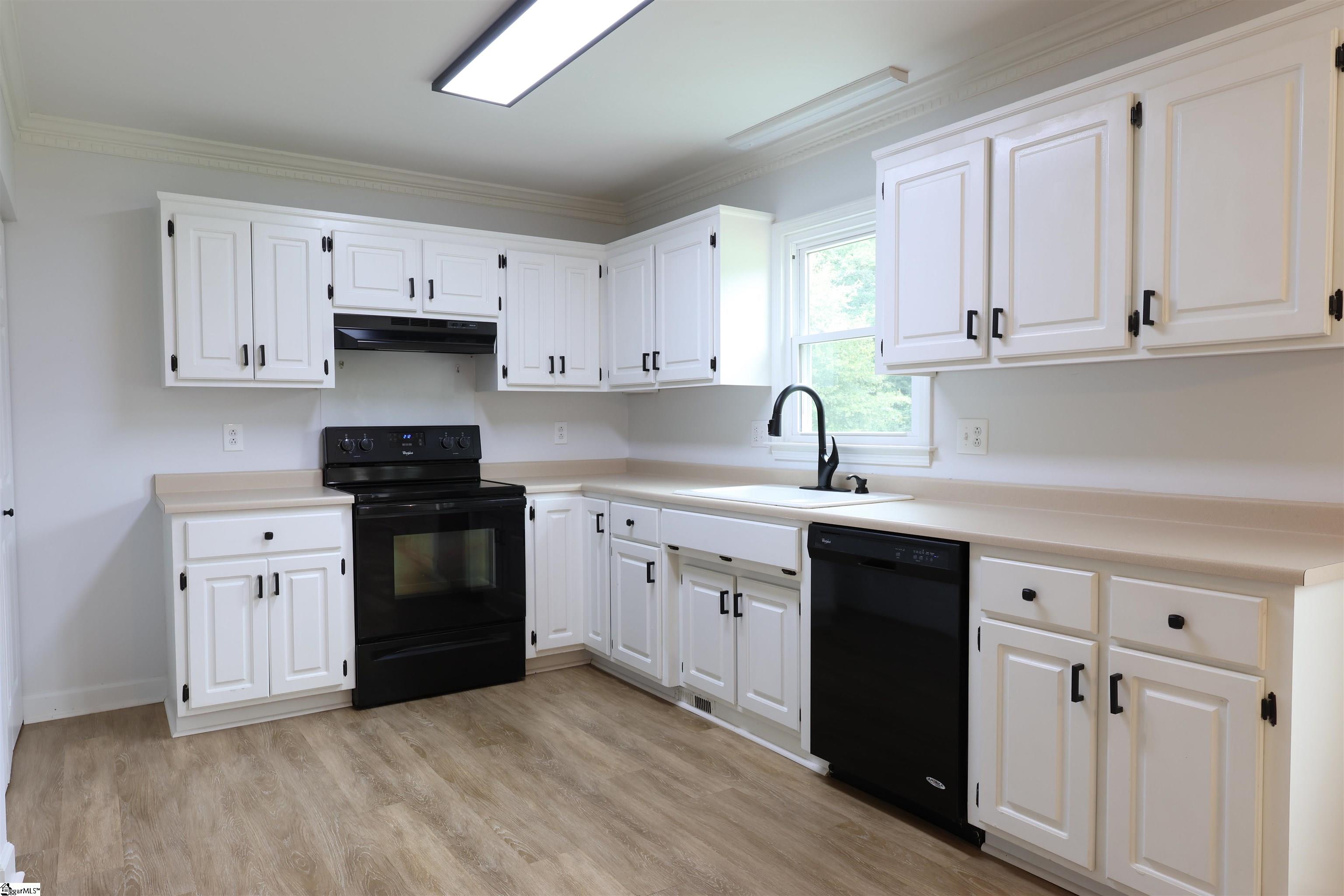 16 Green Ridge Place Taylors, SC 29687 - Photo 8 of 29 Gallery Image 8