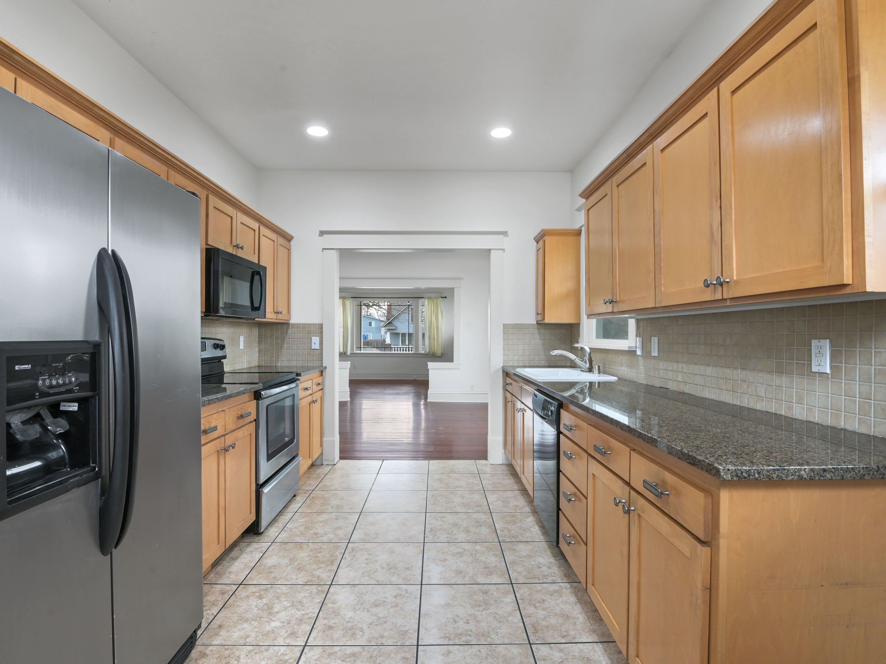 1228 West Chelan Avenue Spokane, WA 99205 - Photo 8 of 30