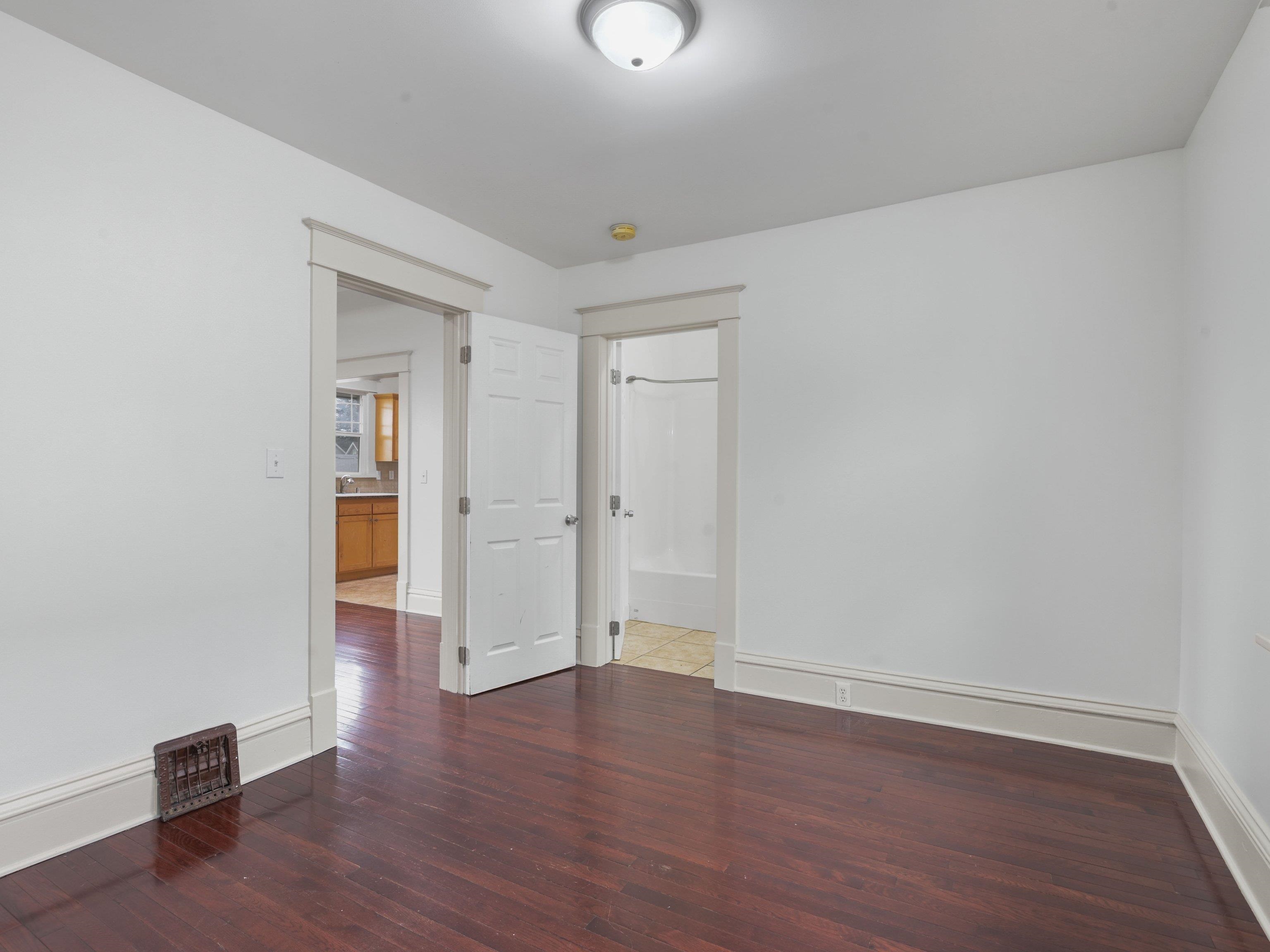 1228 West Chelan Avenue Spokane, WA 99205 - Photo 10 of 30