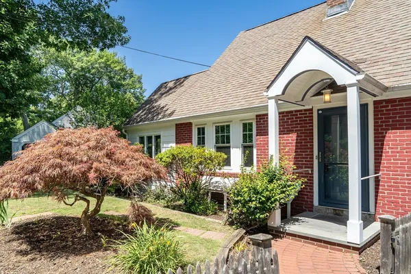 $874,900 | 16 Roundwood Road, Newton, MA 02464