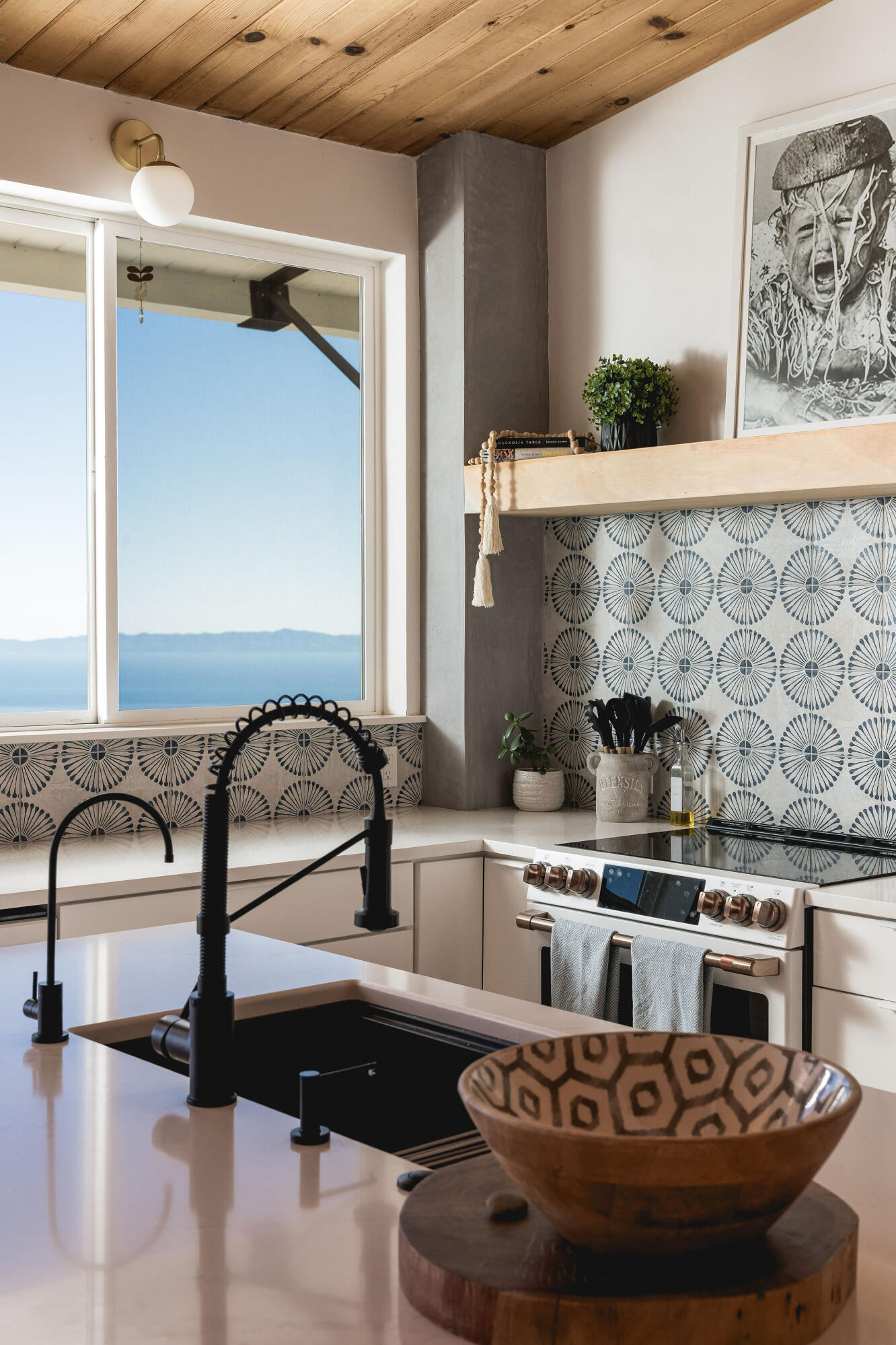 4825 Rim Road Santa Barbara, CA 93105 - Photo 14 of 36 Kitchen close-up
