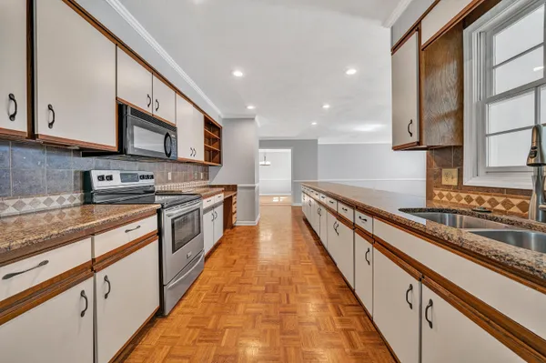 $455,000 | 1660 Kingsmill Drive, Salem, VA 24153