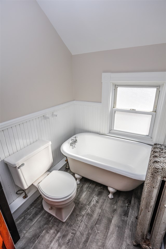 281 Calef Road Manchester, NH 03103 - Photo 17 of 28
