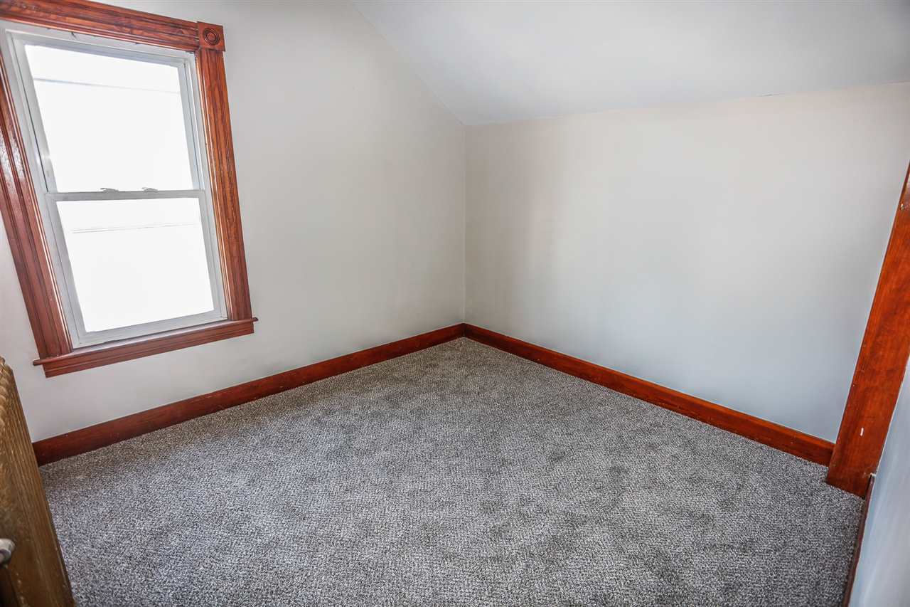 281 Calef Road Manchester, NH 03103 - Photo 21 of 28