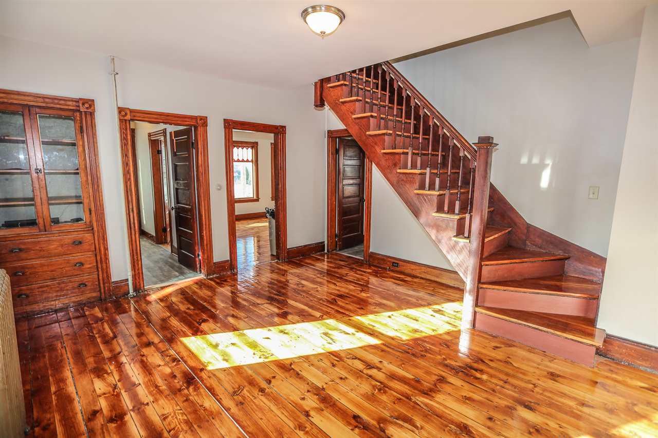 281 Calef Road Manchester, NH 03103 - Photo 8 of 28
