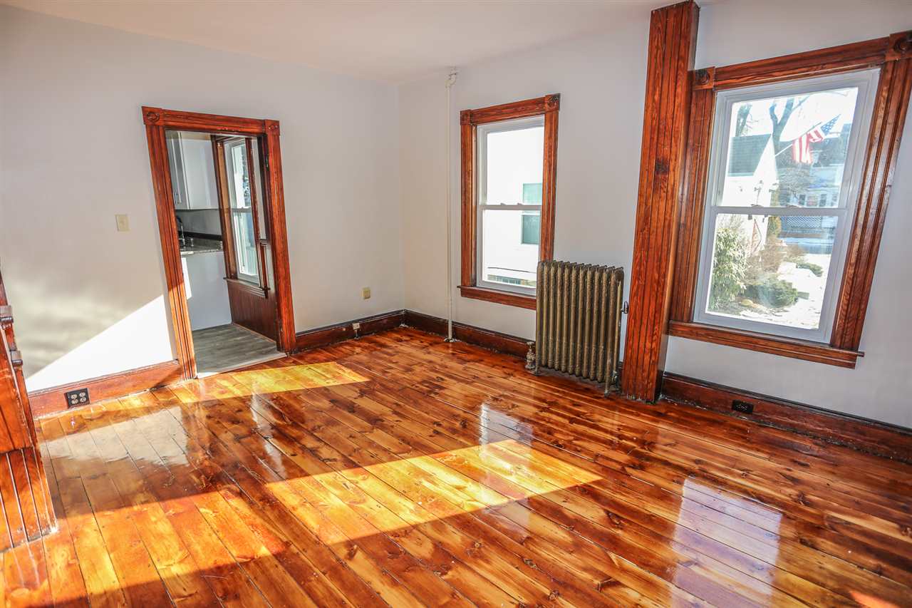 281 Calef Road Manchester, NH 03103 - Photo 10 of 28
