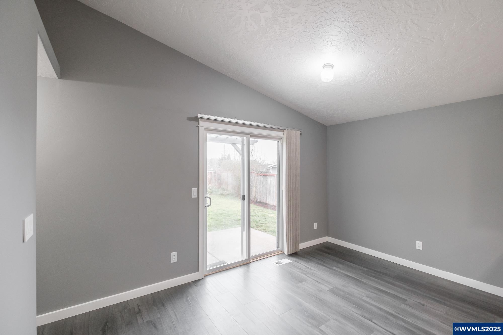 528 Northeast Breezy Way Albany, OR 97322 - Photo 22 of 48