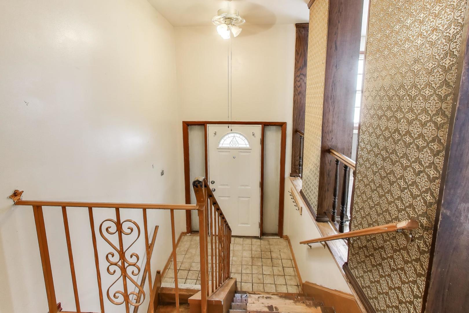 17022 Magnolia Drive Hazel Crest, IL 60429 - Photo 2 of 35