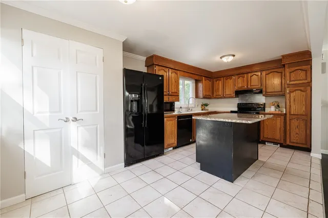 $260,000 | 8 Flagstaff Drive, Irondequoit, NY 14622