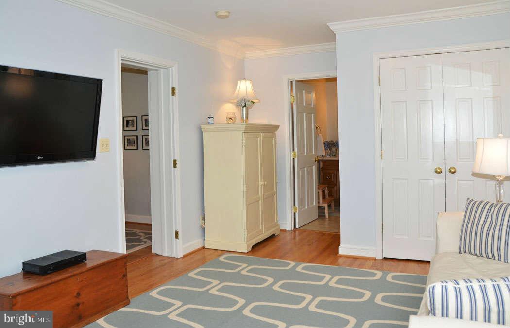 5706 Gloster Road Bethesda, MD 20816 - Photo 23 of 30 Interior (General)