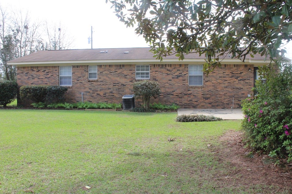 102 Greenridge Road Dothan, AL 36305 - Photo 2 of 9