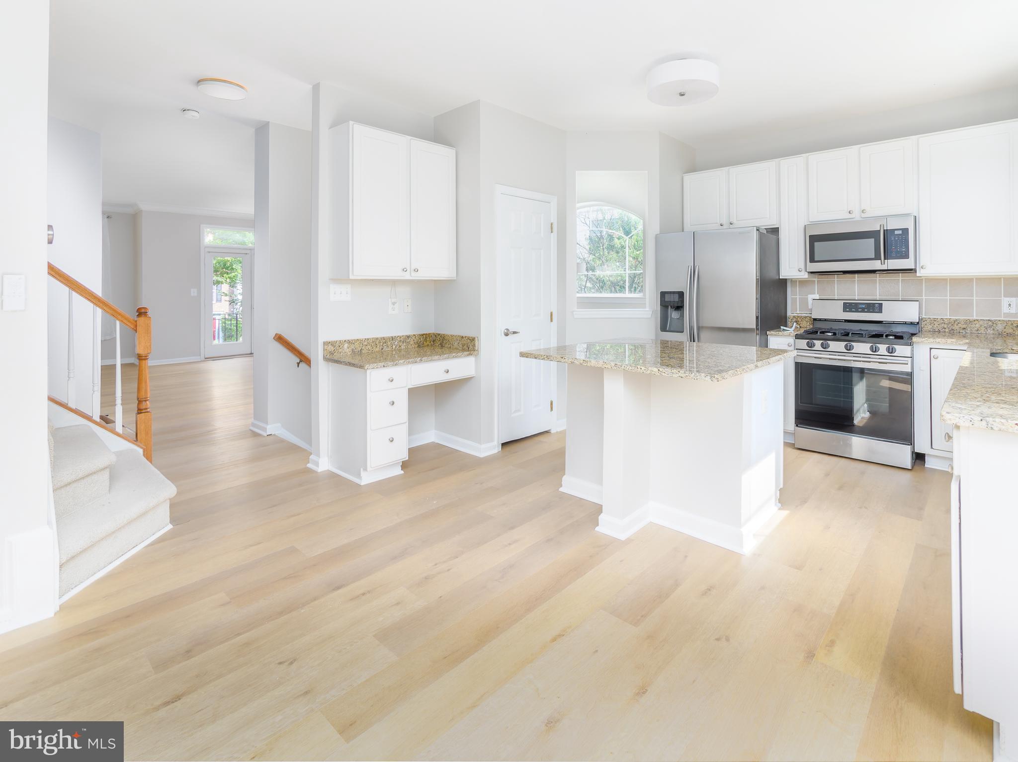 42853 Golf View Drive Chantilly, VA 20152 - Photo 2 of 23