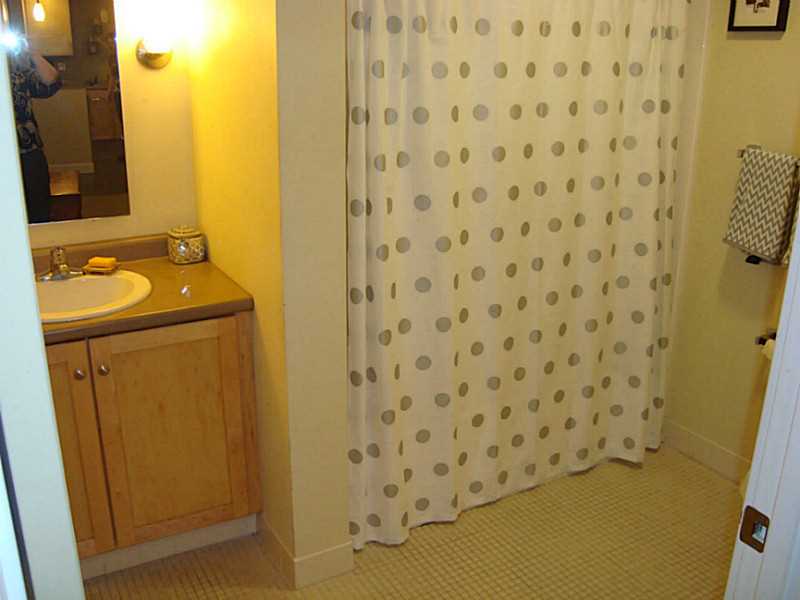 200 Clarke Road, Unit 108 Narragansett, RI 02882 - Photo 5 of 9 Bathroom. Nice Bathroom with ceramic floor