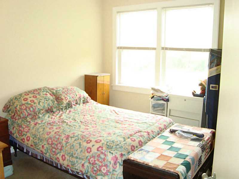 200 Clarke Road, Unit 108 Narragansett, RI 02882 - Photo 6 of 9 Bedroom. Sunny western exposure