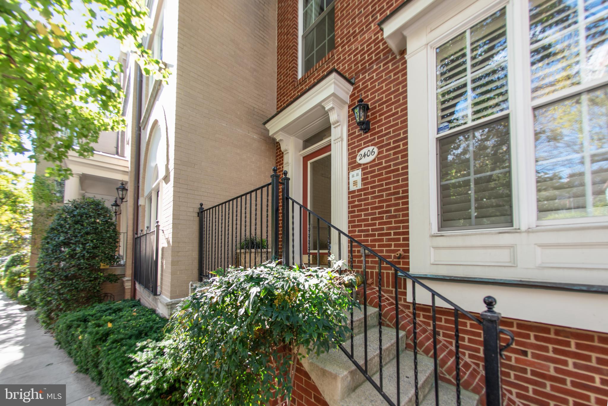 Approach to Entrance share by only 4 units