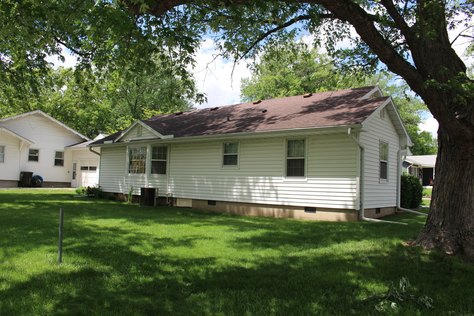 517 South Wilson Street Clinton, IL 61727 - Photo 15 of 17