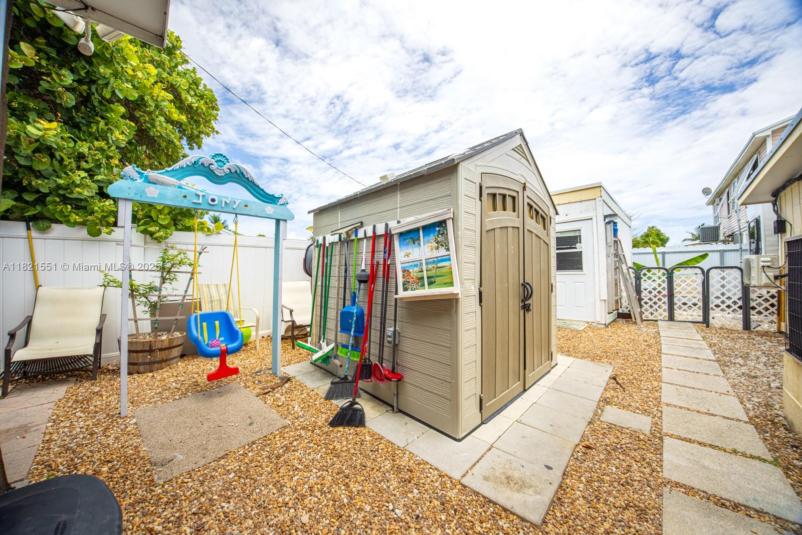 780 95th Street Marathon, FL 33050 - Photo 31 of 31 a view of outdoor space