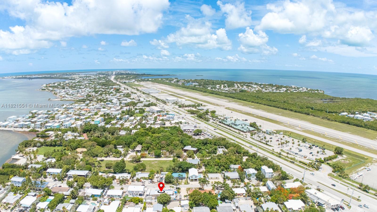 780 95th Street Marathon, FL 33050 - Photo 4 of 31 a view of an ocean
