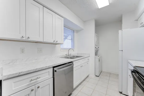 $69,000 | 12615 Brookglade Circle, Unit 201, Houston, TX 77099