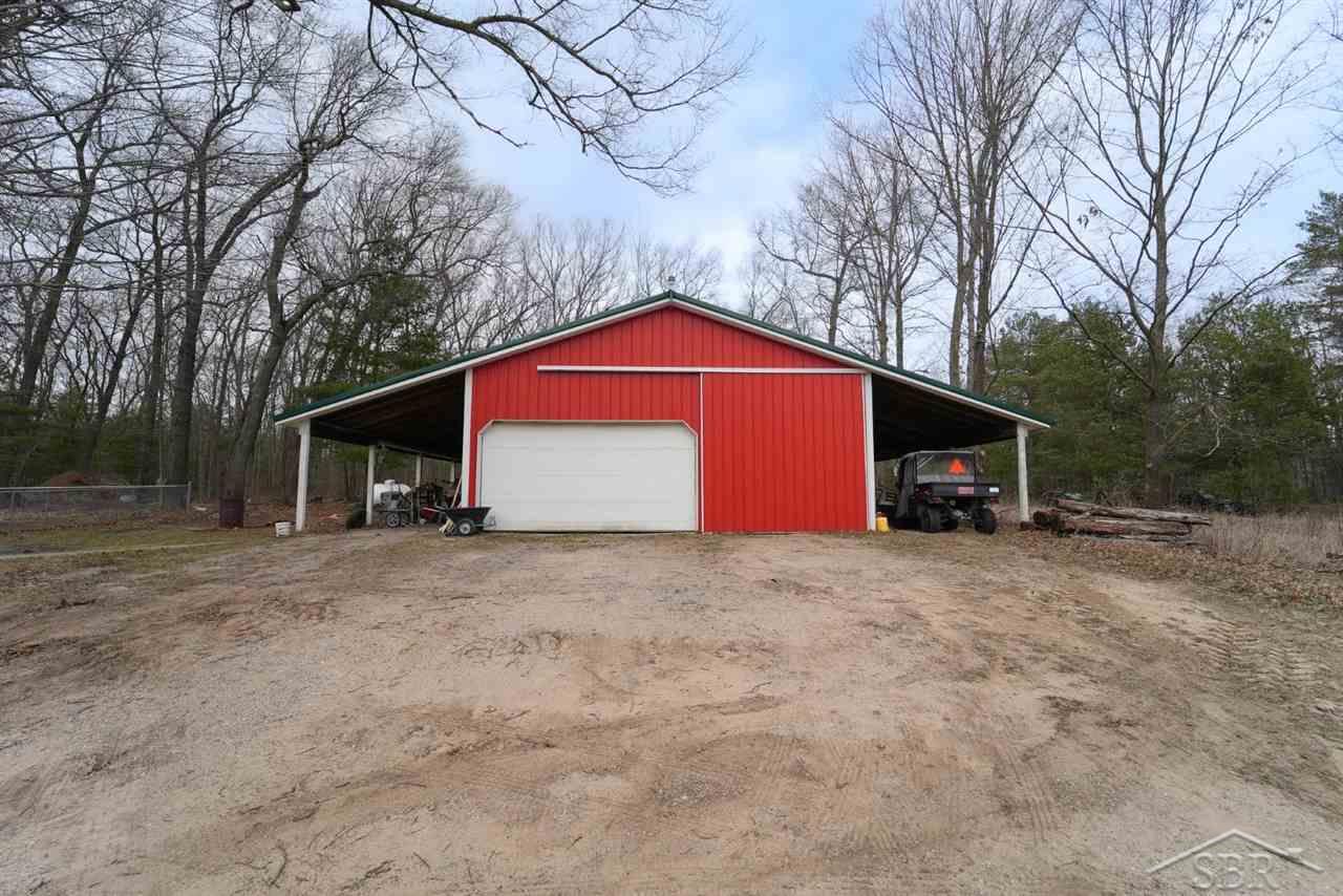 4510 Sterling Road Sterling, MI 48659 - Photo 17 of 42 50071871-16.JPG
