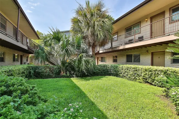 $1,245 | 1307 Welch Street, Unit 4, Houston, TX 77006