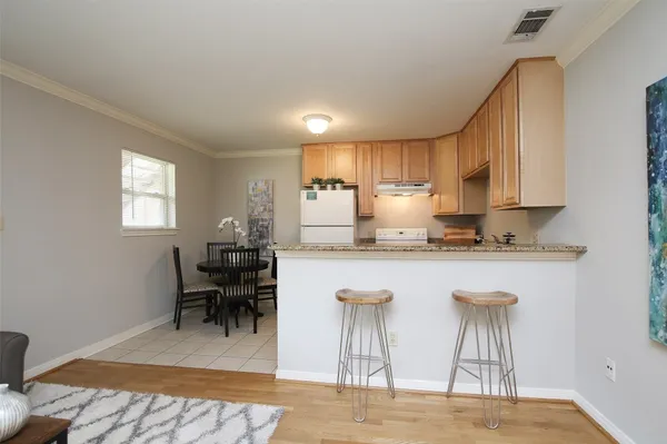 $1,245 | 1307 Welch Street, Unit 4, Houston, TX 77006