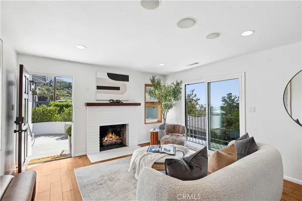 $2,495,000 | 991 Meadowlark Drive, Laguna Beach, CA 92651