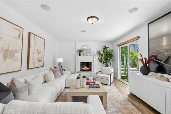 $2,495,000 | 991 Meadowlark Drive, Laguna Beach, CA 92651