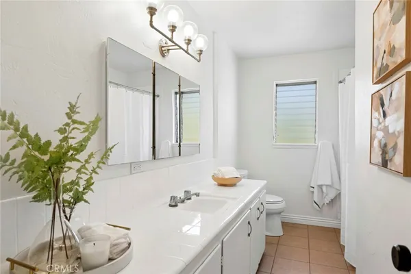 $2,495,000 | 991 Meadowlark Drive, Laguna Beach, CA 92651