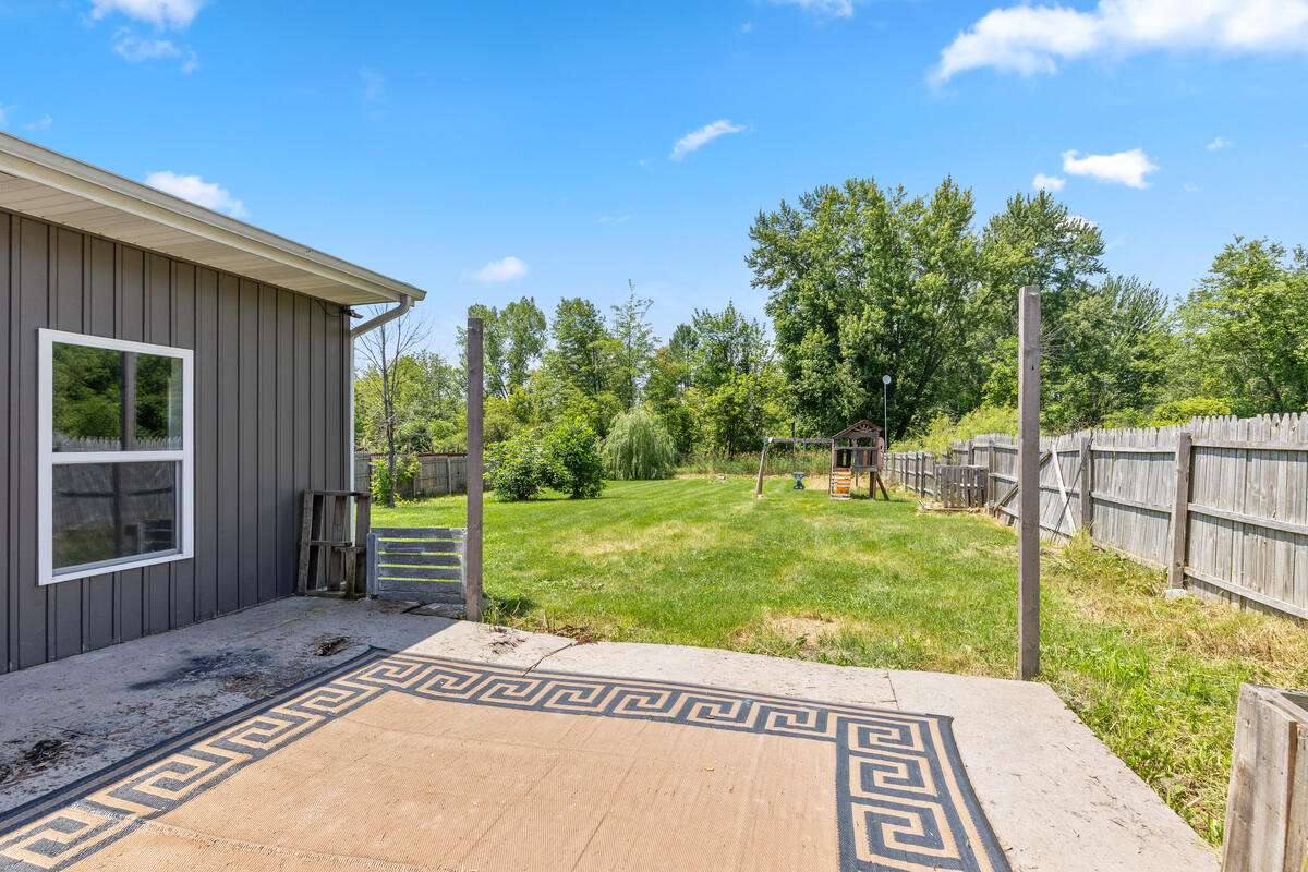 335 North 2nd Street Stanton, MI 48888 - Photo 22 of 24 Deck 018