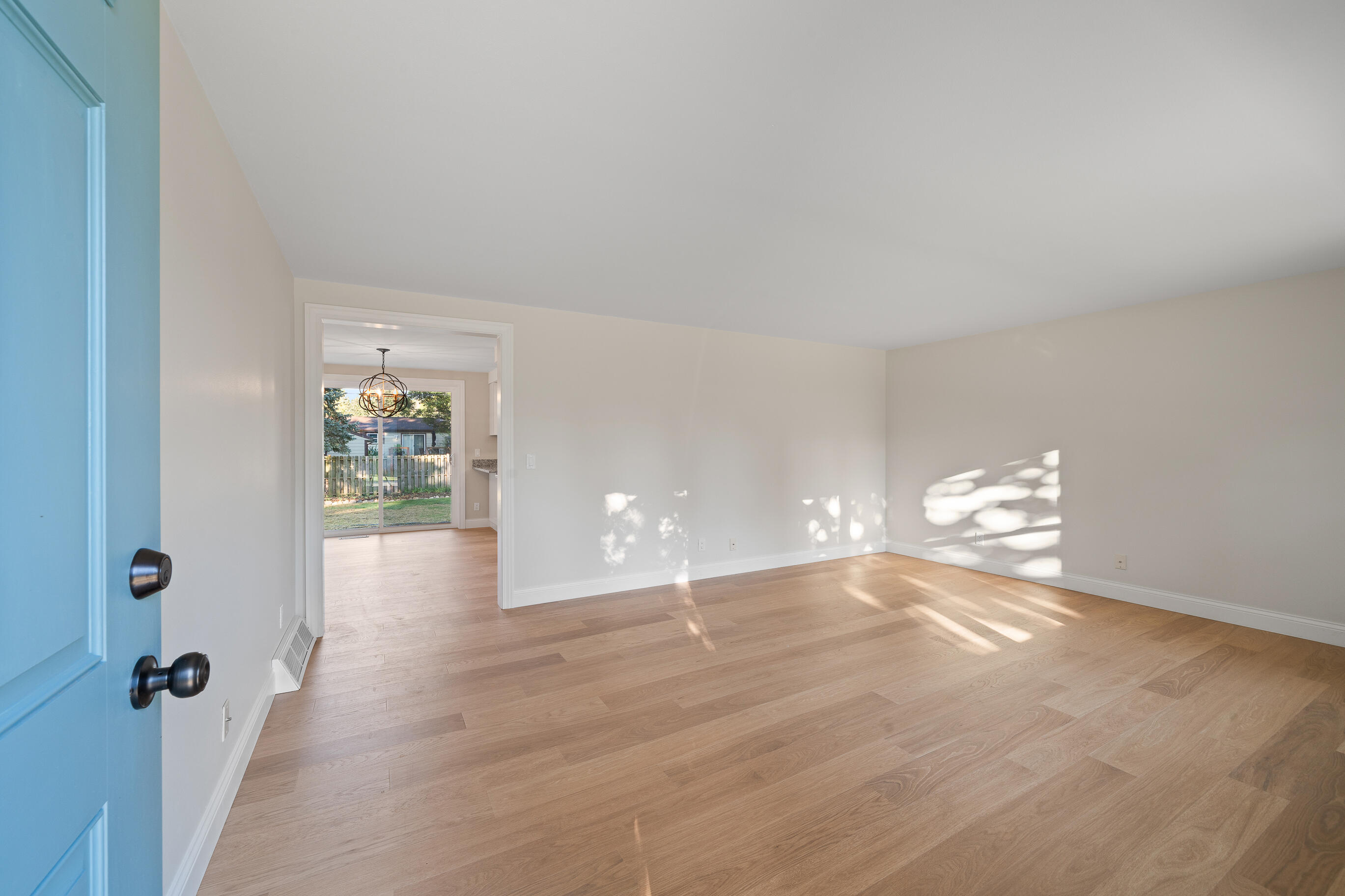 1018 Bonnie Brae Lane Lake Geneva, WI 53147 - Photo 2 of 64 Entry