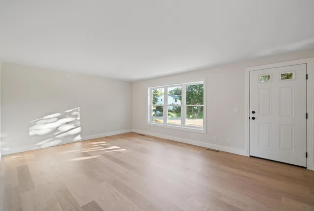 $3,000 | 1018 Bonnie Brae Lane, Lake Geneva, WI 53147