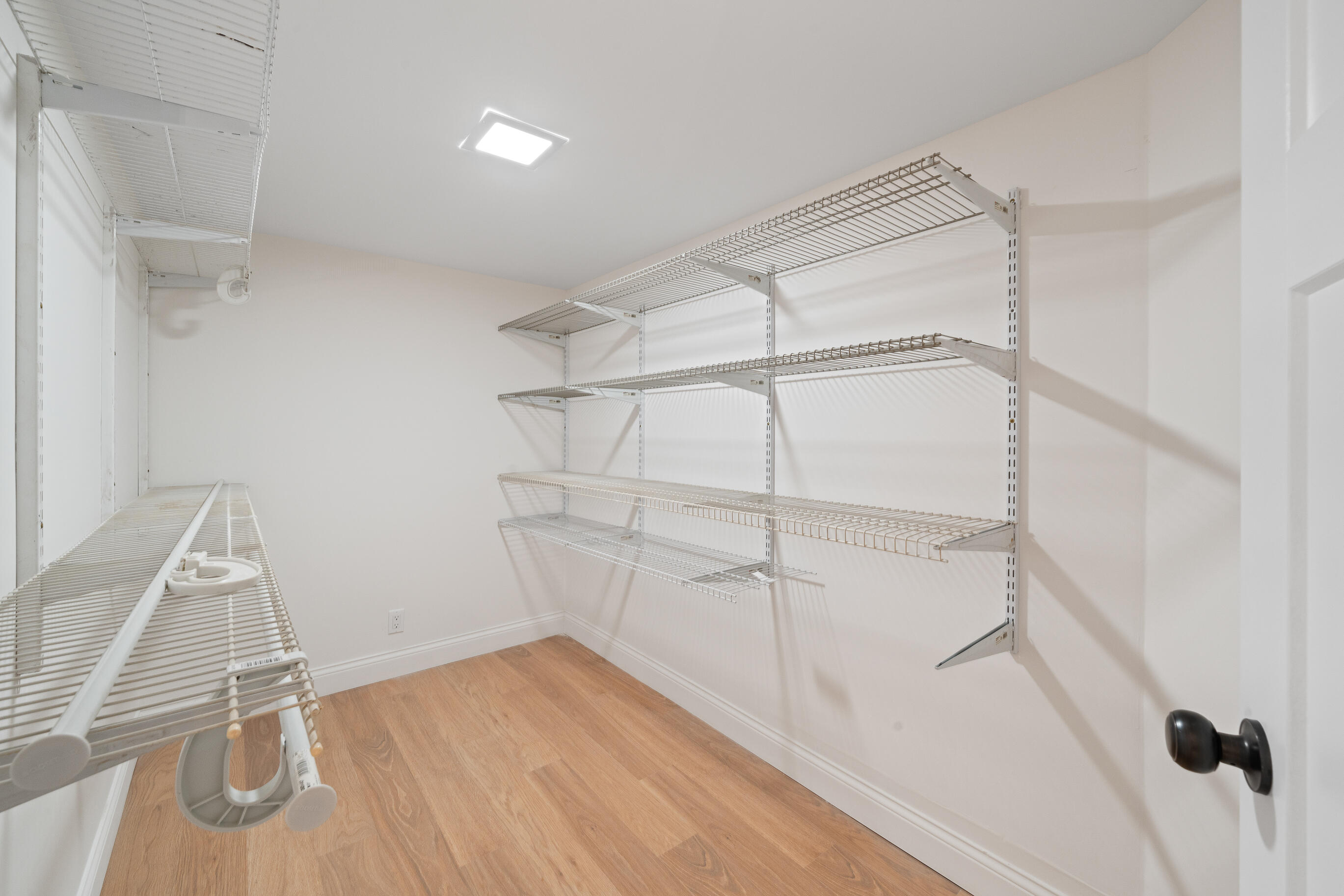 1018 Bonnie Brae Lane Lake Geneva, WI 53147 - Photo 36 of 64 Walkin Closet - LL